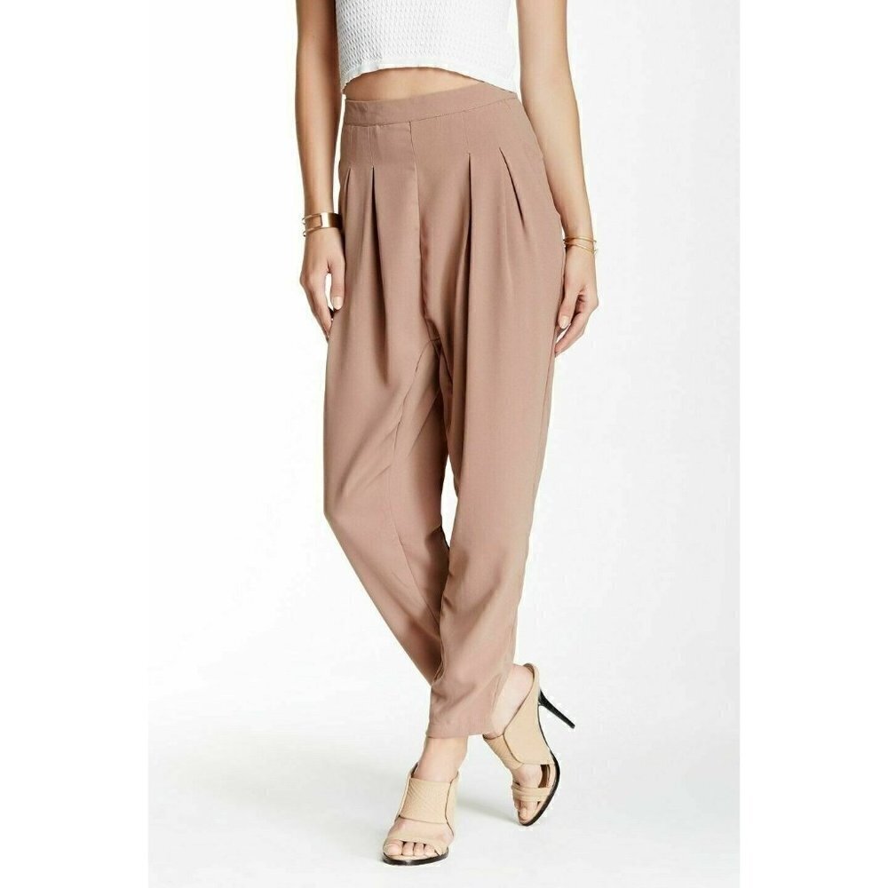 $150 Vertigo Women’s Solid Two-Pocket Pleated Cropped Pants Size M Trousers